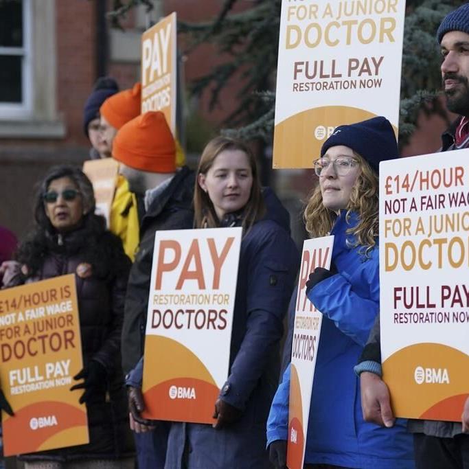 UK junior doctors begin 4-day strike, seeking hefty pay hike